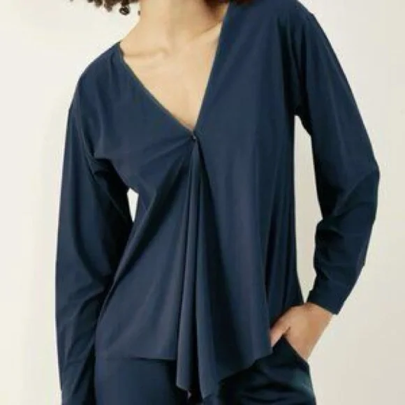 Aday That's A Wrap Top size Medium in Navy - Picture 1 of 4